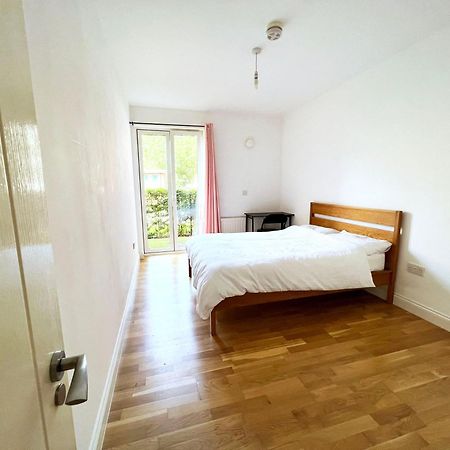 Bedroom 2, Queens Road Londra Exterior foto